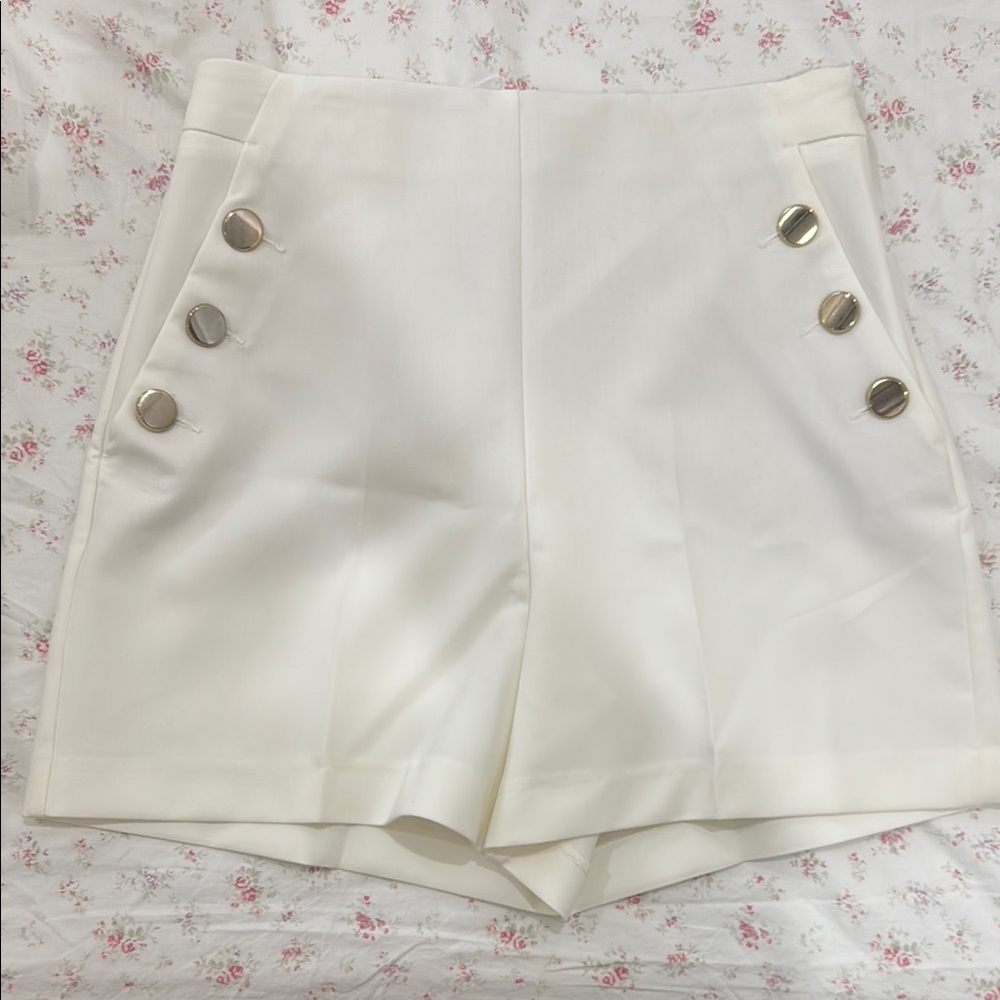 White Women's Shorts